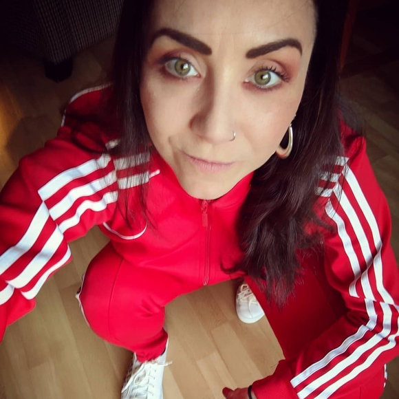 Meet your Posher, Danielle - Picture 1 of 1